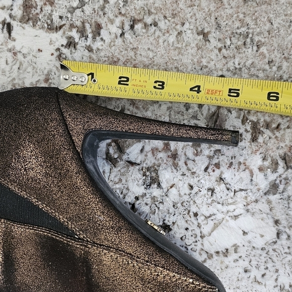 Rock & Republic Metallic Bronze Platform Heeled Ankle Bootie Size 8.5 - Picture 3 of 9